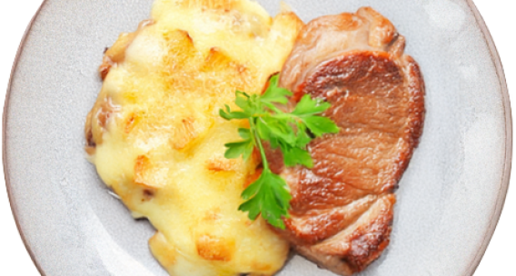 sporo pečeni svinjski vrat s gratiniranim krumpirom