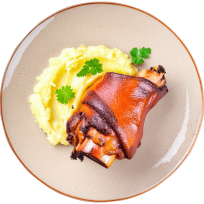 Pečena koljenica s pire krumpirom i umakom od pečenja